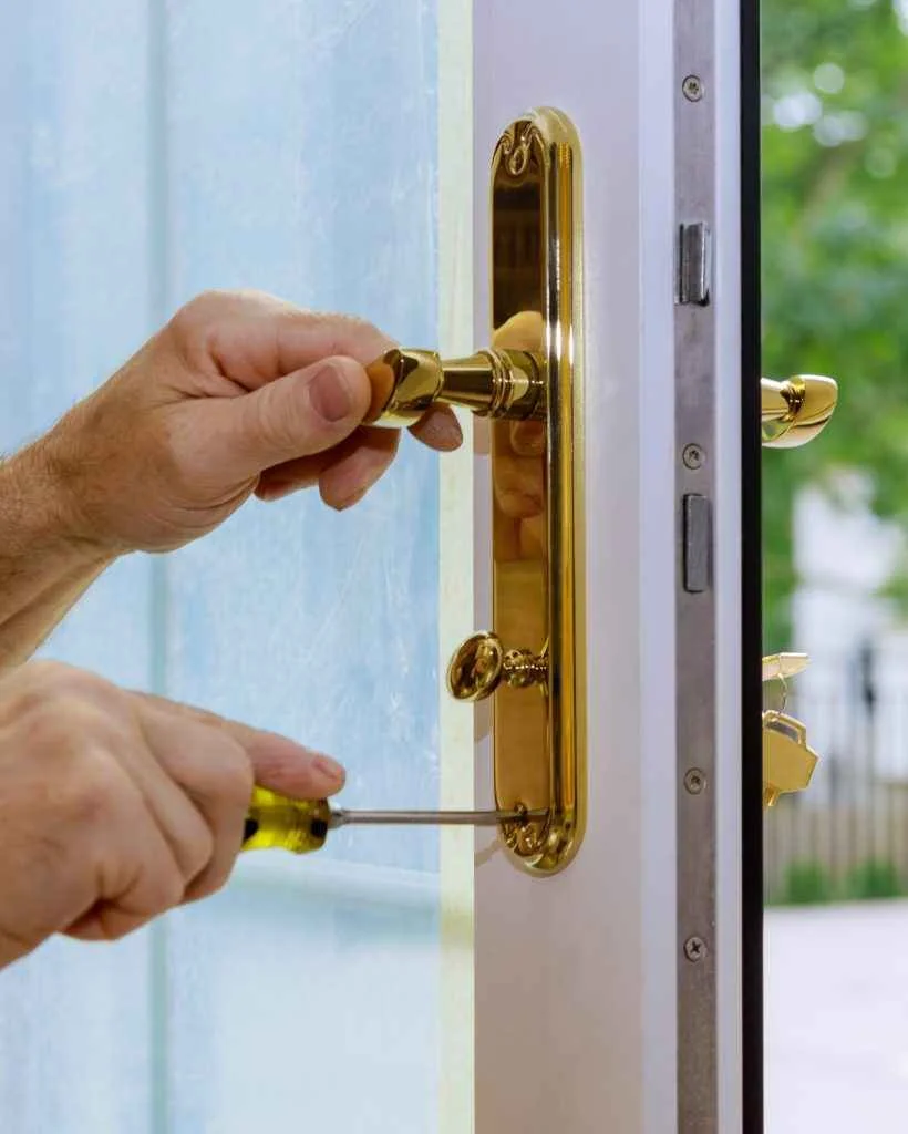 Emergency lock repair